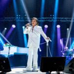 Roberto Carlos brinda una noche romántica con canciones inolvidables en la Arena CDMX