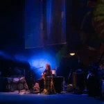 Cuerdas, silencios y rock: el concierto acústico de La Barranca en el Teatro de la Ciudad